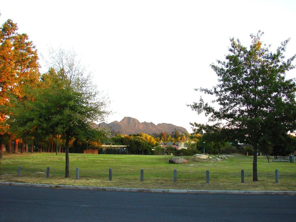 Eikepark Self Catering Lägenhet Stellenbosch Exteriör bild